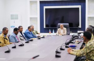 Sawiro :-Guddiga Qaban-Qaabada Caleema-Saarka Hoggaamiyaha Koonfur Galbeed oo la kulmay Saraakiisha Amniga