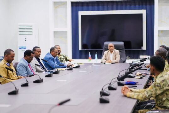 Sawiro :-Guddiga Qaban-Qaabada Caleema-Saarka Hoggaamiyaha Koonfur Galbeed oo la kulmay Saraakiisha Amniga