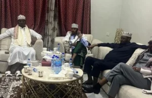Odayaal Dhaqan oo ku go’doonsan Guriga uu Muqdisho ka daganyahay Xasan Cali Kheyrre.