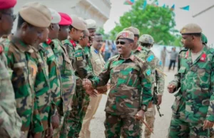 Puntland ayaa sheegtay in Ciidamo ka tirsan Militeriga Soomaaliya aan lagu arki karin deegaannada Maamulkaasi.