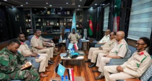 Sawiro;-Maxeey ka wada Hadleen Taliyaha Malatariga Soomaaliya iyo Saraakiishii ka socotay Masar.?