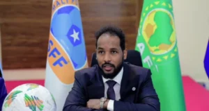Wasaaradda Cayaaraha Soomaaliya ayaa ka hadashay sababta is hor istaag ugu sameeyay maraykanka Garsoore Cumar Cartan