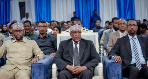 Sawiro;- Hoggaamiyaha Sheekh Aadan (Madoobe) oo uga mahadceliyey Baarlamaanka ansixinta Wasiirrada cusub