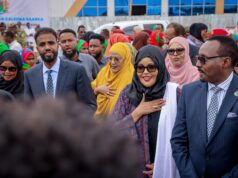 Sawiro;-Hoggaamiye sheekh aadan madoobe oo baydhabo ku soo dhaweeyay guddoomiyaha kmg-ka ee golaha shacabka bfs iyo wafdi ay hoggaaminayso.