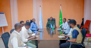 Kusimaha Guddoomiyaha Degmada Berdaale Oo Kulan La Qaatay Masuuliyiin Ka Socotay Hay’adda Gareedo