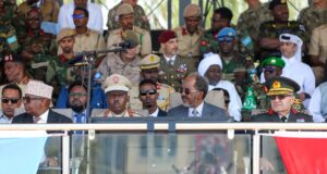 Sawiro;-Madaxweyne Xasan Sheekh Oo Tababar U Soo Xiray Saraakiil Iyo Saraakiil-xigeenno Ka Qalin Jabiyay Dugsiga TURKSOM