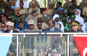 Sawiro;-Madaxweyne Xasan Sheekh Oo Tababar U Soo Xiray Saraakiil Iyo Saraakiil-xigeenno Ka Qalin Jabiyay Dugsiga TURKSOM