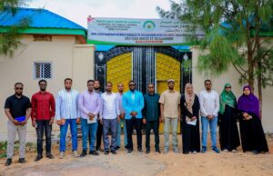 Sawiro;-wasiirka howlaha guud ee koonfur galbeed oo kulan la qaatay mashruuca nagaad, kormeerna ku tagay waddooyinka baydhabo