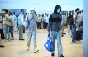 DFS oo dalka Liibiya ka soo celisay dhalinyarro badan oo halkaas kudhibaatesnaa .
