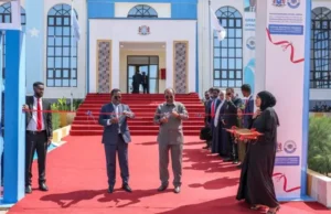 Madaxweyne Xasan Sheekh oo xarigga ka jaray xarunta cusub ee Wasaaradda Arrimaha Gudaha,