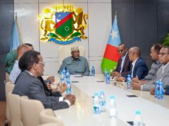 Hoggaamiye Sheekh Aadan Madoobe oo kulan la qaatay Guddiga Qabanqaabada Caleema-saarka