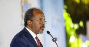 Madaxweynaha Soomaaliya oo sheegay in uusan jirin wax xiriir ama wada-shaqeyn ah oo ka dhexeeya DFS&maamulka Puntland
