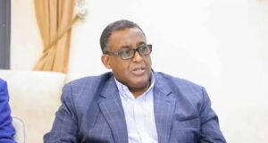 Cumar Cabdirashiid “Gaalkacyo ma’ahan Calmiskaad”