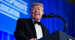 Donald Trump ayaa sheegay in aanay weli xirmin albaabka wadahadalka ee Iiraan