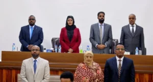 Loolanka Kursiga Guddoomiyaha Golaha Shacabka oo sii xoogeystay