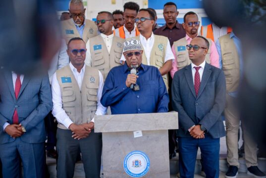 Sawiro;-Hoggaamiye Sheekh Aadan Madoobe oo Booqasho Shaqo ku Tagay Xarunta Hay’adda SoDMA ee Muqdisho