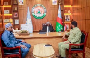 Sawiro;-Hoggaamiyaha koonfur galbeed oo booqasho shaqo ku tagay xarunta wasaaradda warfaafinta