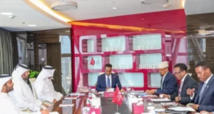 Dowladda Soomaaliya oo qatar la saxiixday Heshiis Dib u dhis ah .