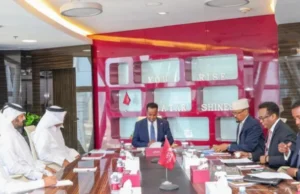 Dowladda Soomaaliya oo qatar la saxiixday Heshiis Dib u dhis ah .