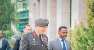 Taliyaha ciidanka Xoogga Dalka oo gaaray Turkiga