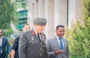 Taliyaha ciidanka Xoogga Dalka oo gaaray Turkiga