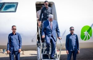 Hoggaamiye sheekh aadan madoobe iyo wafdi uu hoggaaminayo oo dib ugu soo laabtay baydhabo
