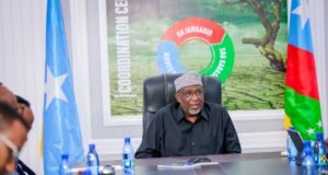 Sawiro;-Hoggaamiyaha koonfur galbeed oo kulan la qaatay guddiga diyaar-garowga el-niño