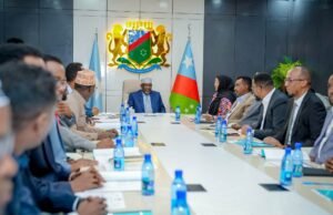 Sawiro;-hoggaamiyaha koonfur galbeed oo guddoomiyey shirka golaha wasiirada