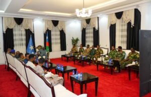 Sawiro;-Hoggaamiyaha koonfur galbeed oo guddoomiyey shir looga hadlay xasillinta amniga baydhabo