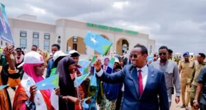 Sawiro;-Madaxweyne Cali Guudlaawe oo Dib Ugu Soo Laabtay Jowhar