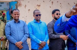 Sawiro;-Mas’uuliyiin ka tirsan Koonfur Galbeed oo Booqday Goobihii Shalay Weerarku ka Dhacay