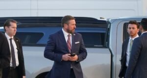 Ku xigenka Madaxa FBI oo ku dhawaaqay in uu iska casilayo xilkaas