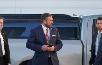 Ku xigenka Madaxa FBI oo ku dhawaaqay in uu iska casilayo xilkaas