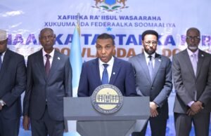 Ra’iisul Wasaare Xamsa oo faray in shaqaalaysiinta dowladda lagu saleeyo karti iyo mudnaan