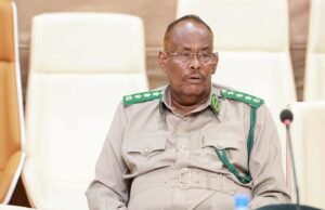 Taliyihii hore ee Ciidanka Asluubta oo laga daweynayo dhaawac kasoo gaaray duqayn lagu beegsaday gurigiisa