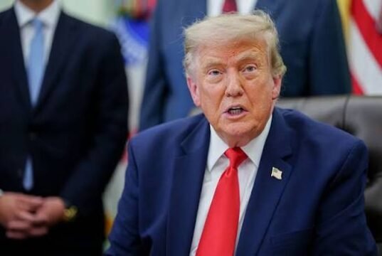 Trump oo ku dhawaaqay in dagaalka kala dhaxeeya Iiraan uu soo idlaan doonayo