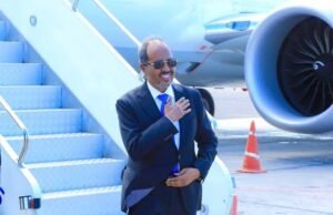 Madaxweyne Xasan Sheekh Maxamuud oo u safraya Maraykanka