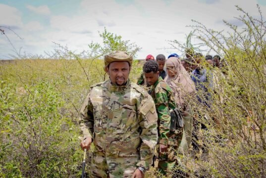 Wasiirka amniga koonfur galbeed oo shacabka baydhabo u xaqiijiyey sugidda amniga magaalada