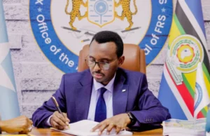 Hantidhowrka Guud ee Soomaaliya oo Saxiixay Warbixinnada Baarista Hay’adaha EAC.