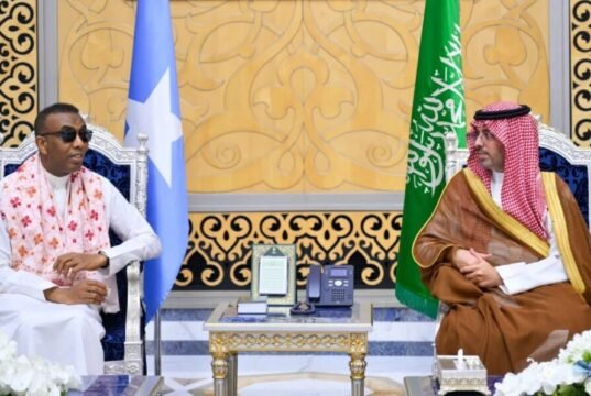 RW Xamsa oo gaaray Jeddah iyo Sacuudiga oo garab istaag u muujiyay Soomaaliya.